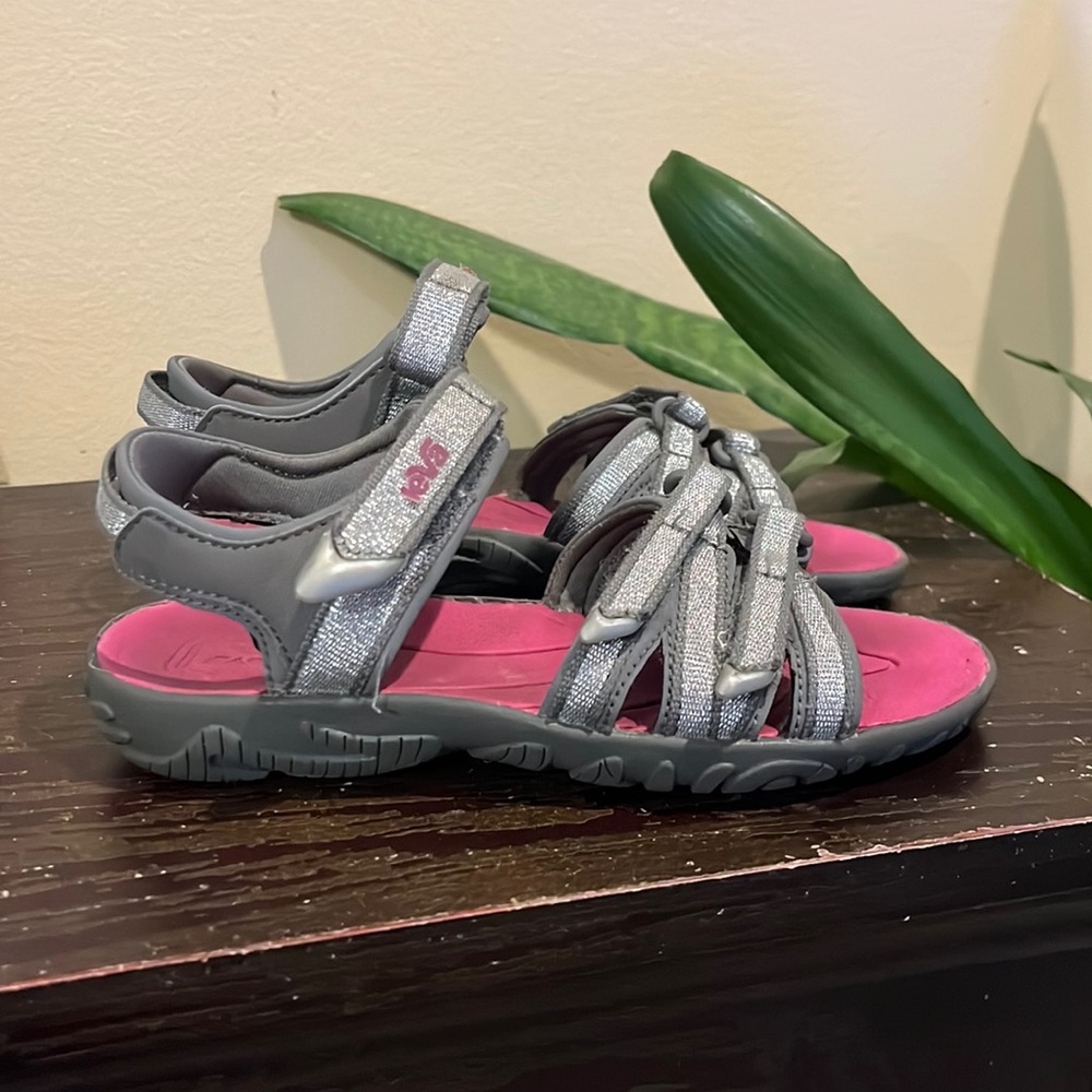 Teva girls open toe hook/loop sandals